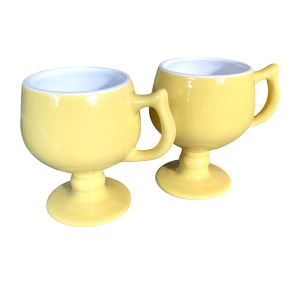 Caribe Puerto Rico vintage mugs, set of 2, atomic yellow, pedestal, diner mugs - Picture 4 of 6